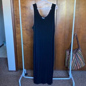 EUC BEAUTIFUL BLACK MAXI DRESS
